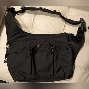 GAP Black Men's Messenger Bag Crossbody Sling Backpack Messenger Travel